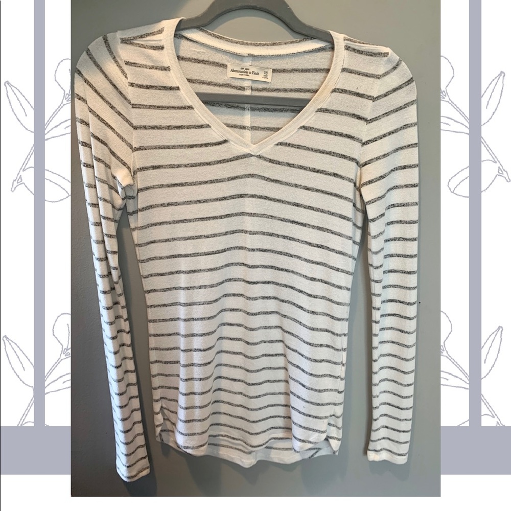 🦋Abercrombie and Fitch Long Sleeve